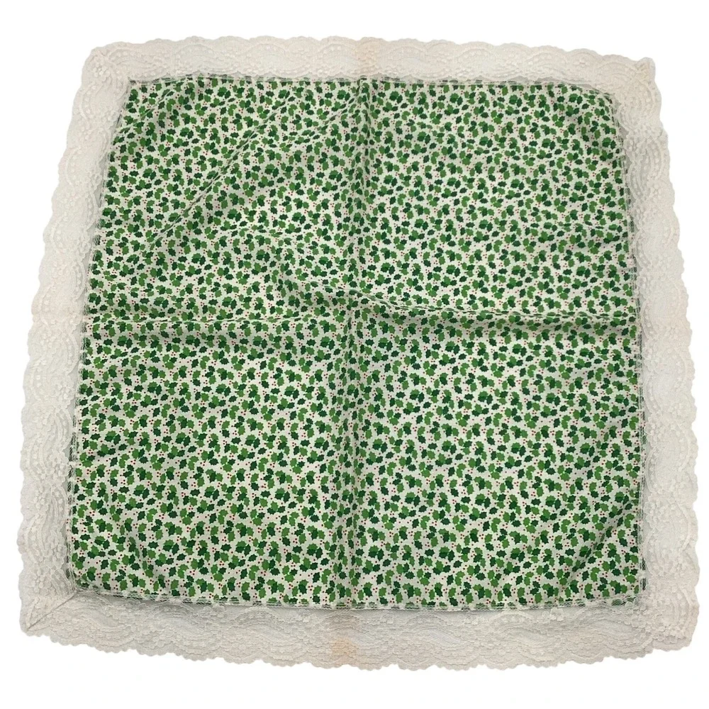 Set of 4 Vintage Green Hollyberry Napkins Lace Trim Cotton Fabric Floral Decor‎